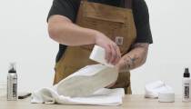 آموزش پاک کردن کفش سفید و کفش های جیر با تمیز کننده
